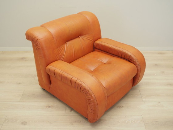Image 1 of Fauteuil rouge, design danois, années 1970, production : Danemark
