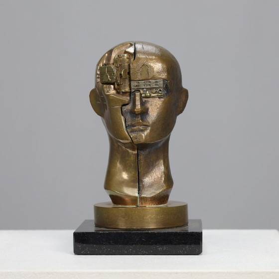Image 1 of Scultura "Homo Decessor" di Raf Verjans