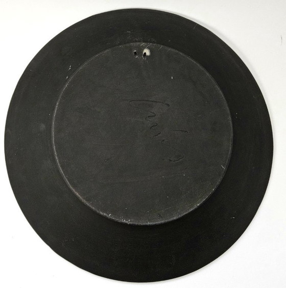 Image 1 of Piatto da parete UNICO, grande, vintage, fatto a mano in CERAMICA NERA ungherese, anni '70