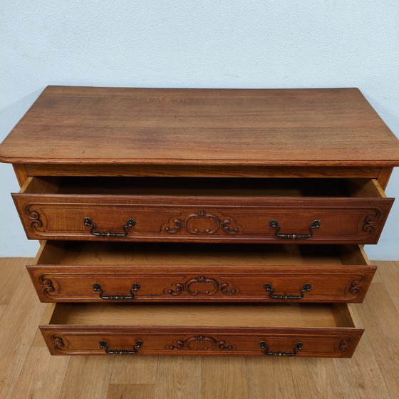 Image 1 of Cassettiera vintage Queen Ann, comò, credenza, mobili da bagno