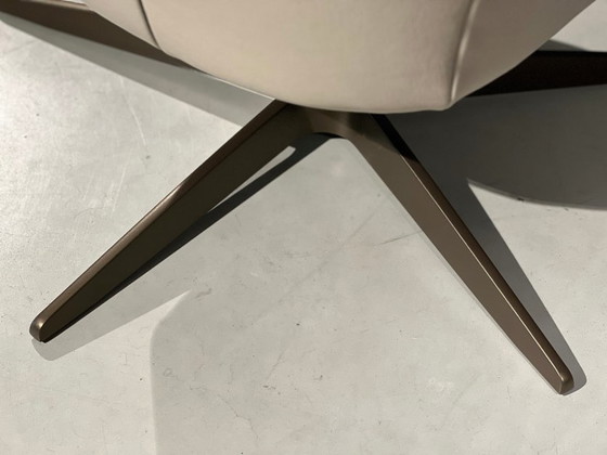 Image 1 of Basic 2122 armchair