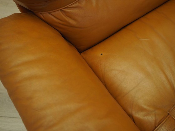 Image 1 of Fauteuil orange, design de l'âge de l'espace, années 1960, production : Italie