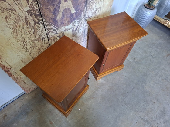 Image 1 of Comodini classici inglesi, mobili per camera da letto, dimensioni 41x33cm e altezza 62cm.