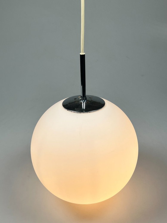 Image 1 of Lampe boule / lampe suspendue en verre, Glashütte Limburg, Allemagne, années 1960