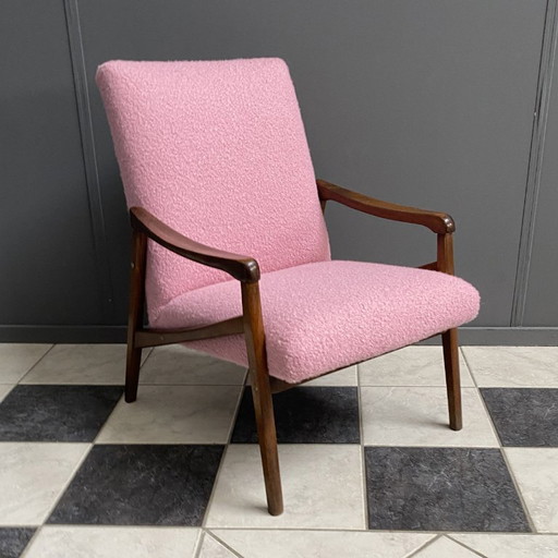 Roze Fauteuil van Jiri Jiroutek jaren 60 opnieuw bekleed in Bouclé Roze – Textile, Wood, Vintage (photo 2 of 14)