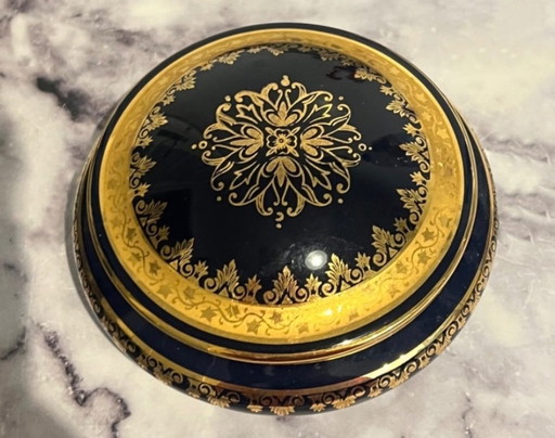 Dose aus Limoges-Porzellan