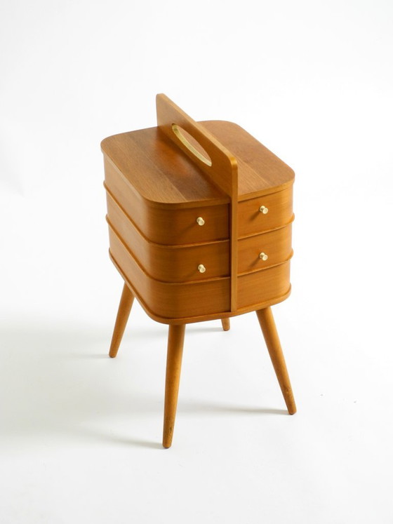 Bellissima scatola da cucito originale in teak Mid Century con scomparti a cerniera – Tavolini, Legno (photo 9 of 20)
