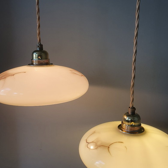 Set di 2 Lampade a Sospensione Vintage in Opalina Marmorizzata – Metal (photo 4 of 22)
