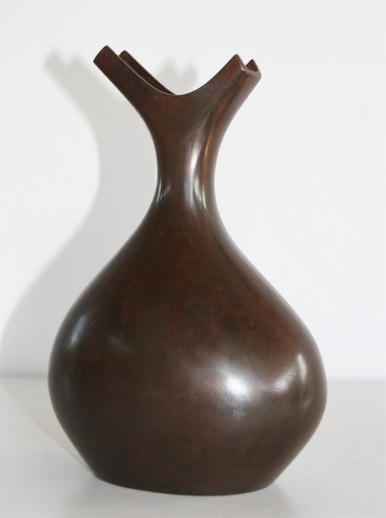 Image 1 of Kobayashi Masayoshi - Bronze vase - Japan