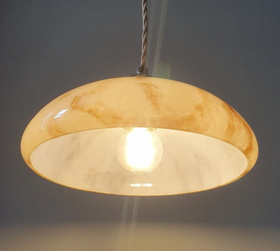Image 1 of Suspension vintage en verre opalin de style Art déco
