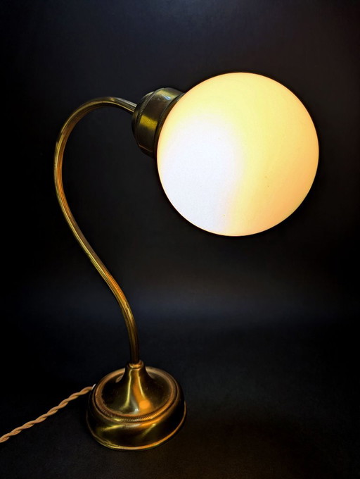 Vintage Tischlampe aus Messing und Opalglas