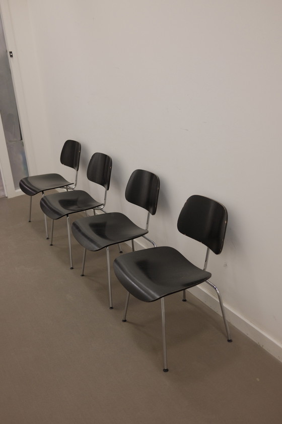 Image 1 of 4x Eames DCM Dining Stoelen Vitra Eetkamerstoelen