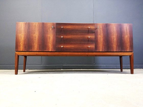 Image 1 of Dressoir van palissanderfineer uit het midden van de vorige eeuw, jaren 60