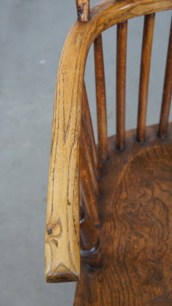 Image 1 of 2 x Antiker englischer Windsor-Stuhl aus dem 19. Jahrhundert aus Ulmenholz