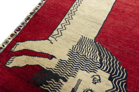 Image 1 of Handgeknüpfter Gabbeh Nomadenteppich Mit Löwenmotiv – 149 X 102 Cm