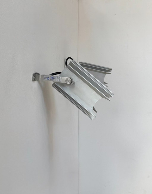 Coppia di applique vintage, vetro rosa e ottone, Francia, 1970