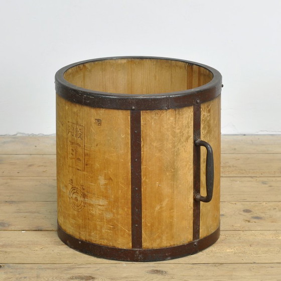 Antieke Japanse houten rijstmaat, circa 1930 – Decoratieve objecten, Iron, Wood (photo 3 of 9)