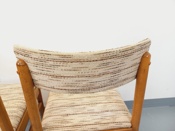 Image 1 of Paar vintage Baumann stoelen van hout en stof uit de jaren 70