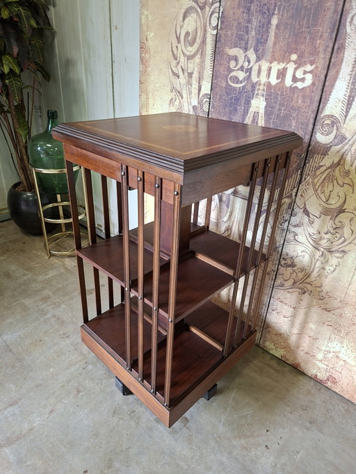 Klassische antike Büchermühle, Bücherregal, wishkeybar dim, 45x45cm und 86cm hoch.