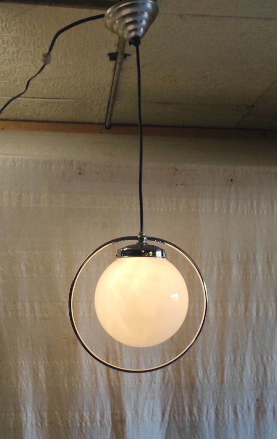 Image 1 of Hanglamp in art-decostijl met opalen bolvormige lens - midden 20e eeuw