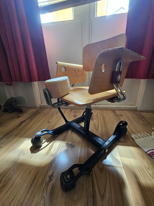 Mytylschool Schul- oder Therapiestuhl für Kinder Design – eetkamerstoelen, Iron, Wood (photo 2 of 14)