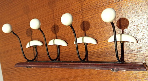 PORTE-MANTEAUX MURAL