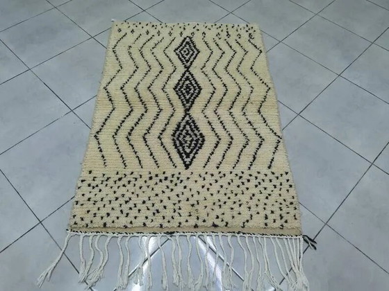 Alfombra marroquí artesanal decorada 250cm x 150cm – Wool, Modern (photo 3 of 11)