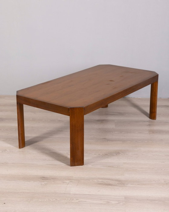 Image 1 of Vintage salontafel uit de jaren 60 van walnoothout, Italiaans design.