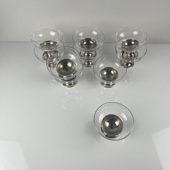 Image 1 of Juego de 10 vasos para postre/helado, de vidrio y metal (¿plata?), 1970