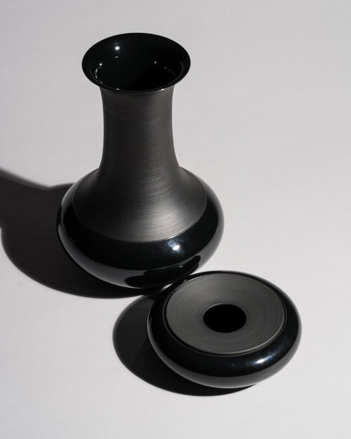 Tapio Wirkkala Porcelaine Noire Vase & Rare Ashtray Duo Rosenthal MCM Chic