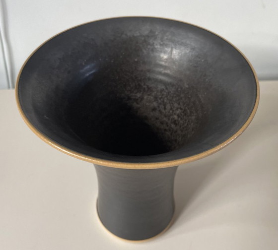 Image 1 of Annie Mik the Farmer - Vaso in ceramica da studio nero antracite