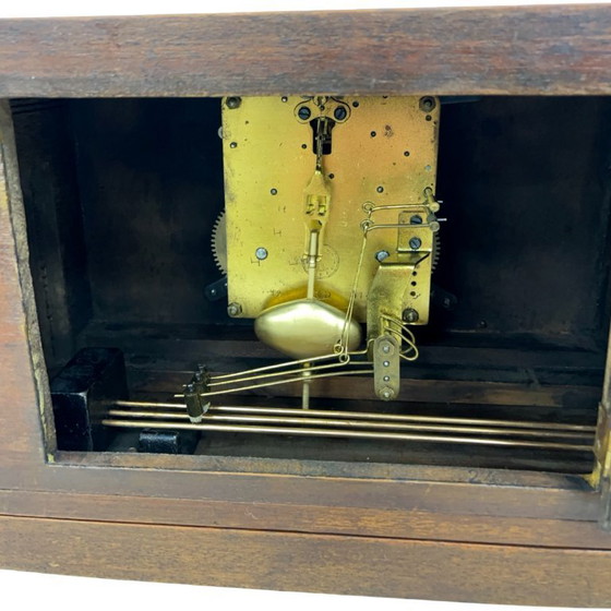 Image 1 of Reloj de repisa Art Déco de chapa de nogal, mecánico, Alemania, década de 1920