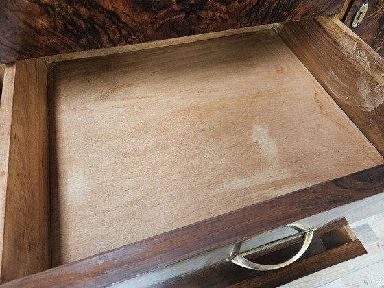 Image 1 of Art Deco dressoir in walnoot en licht walnoot.