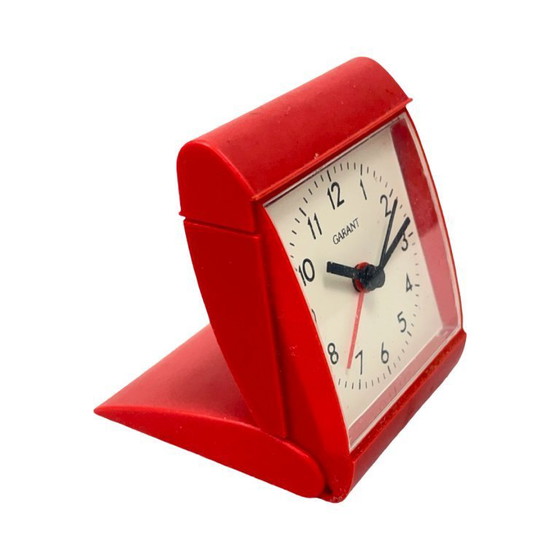 Image 1 of Vintage Garant wekker | DDR | jaren 70-80 | mechanisch | rood | retro design