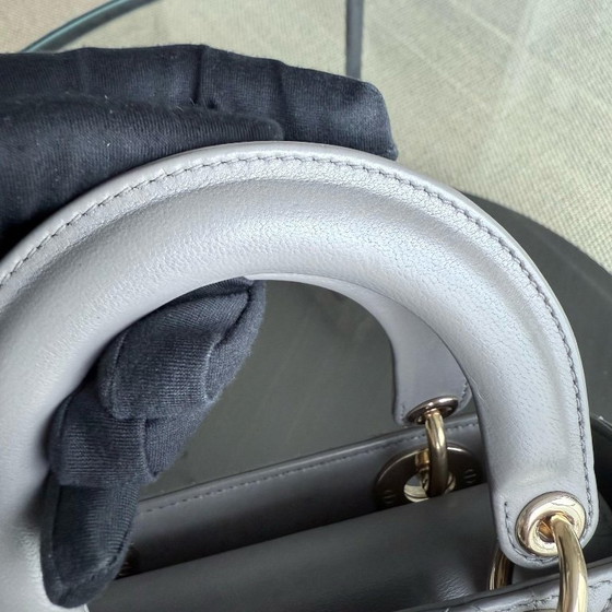 Image 1 of DIOR DONNA PICCOLO - PELLE DI AGNELLO CANNAGE GRIGIO FERRAMENTA GRIGIO ORO