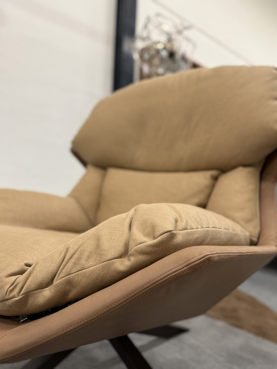 Image 1 of Moroso Clarissa Draai Fauteuil Brown Leer Camel Stof