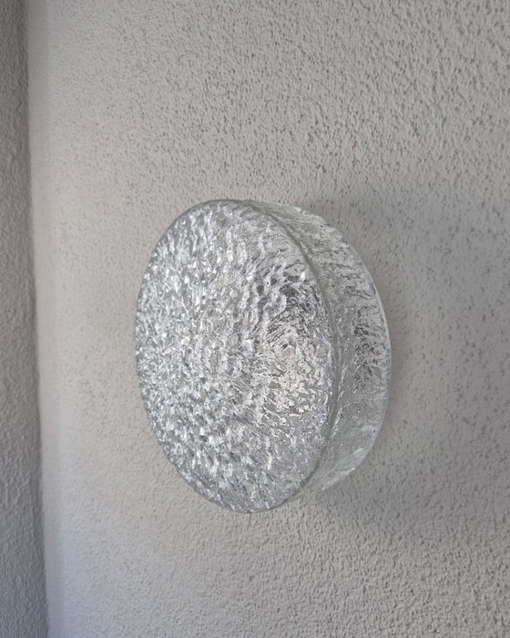 Plafoniera vintage Peill & Putzler N100 – Plafoniera a filo soffitto con vetro testurizzato, design tedesco (photo 7 of 14)