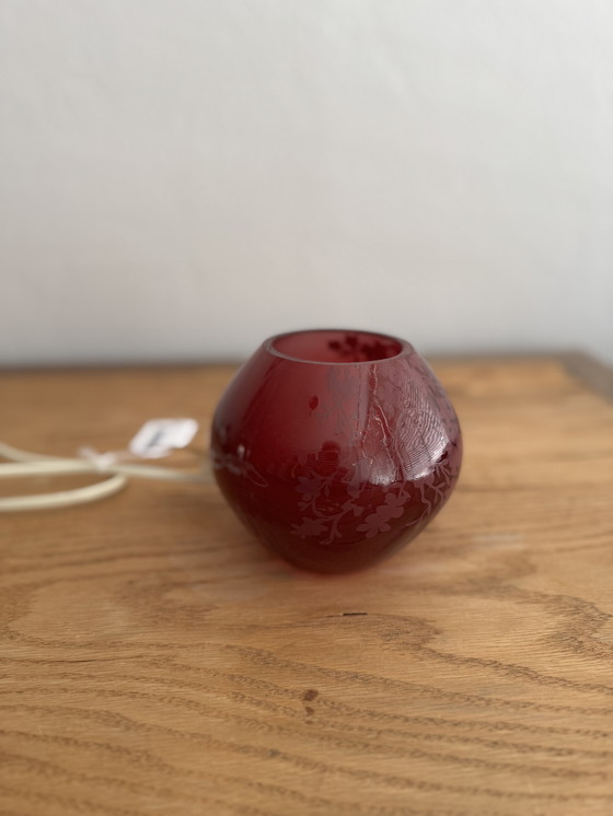 Image 1 of Lampe de table Knubbig rouge foncé d'IKEA