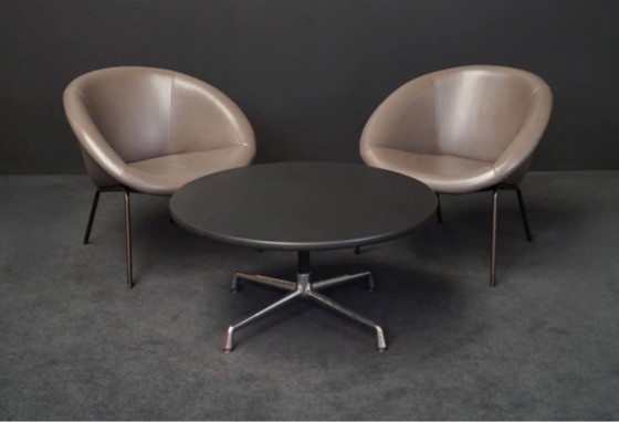Image 1 of Walker Knoll 369 Amchairs