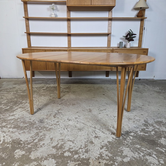 Image 1 of Haslev 'Timeless' tafel, vintage Deense verlengbare ronde / ovale  tafel