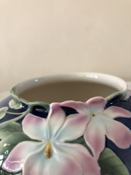 Image 1 of Vaso in porcellana Franz