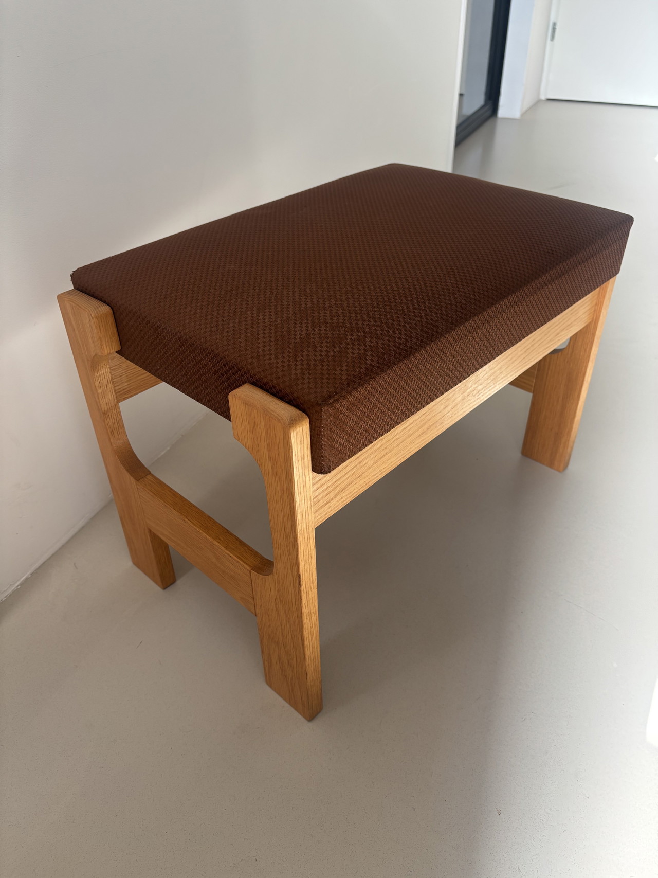 Pouf in legno di metà secolo, anni '70