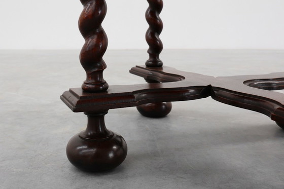 Image 1 of Mesa auxiliar rústica redonda de roble trenzado con cebada, Francia, década de 1950