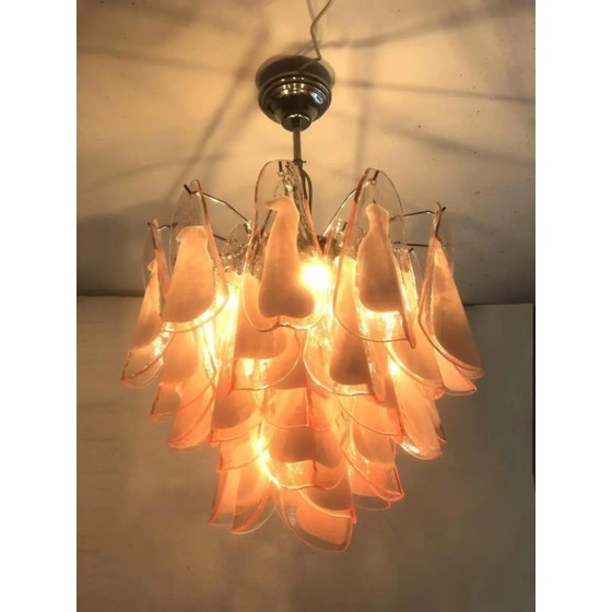 Image 1 of Lampadario in stile vetro di Murano italiano nei colori rosa e bianco