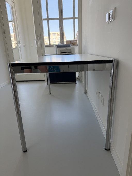 USM Haller table