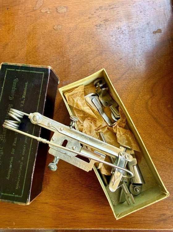 Image 1 of Vintage Singer naaimachine met accessoires