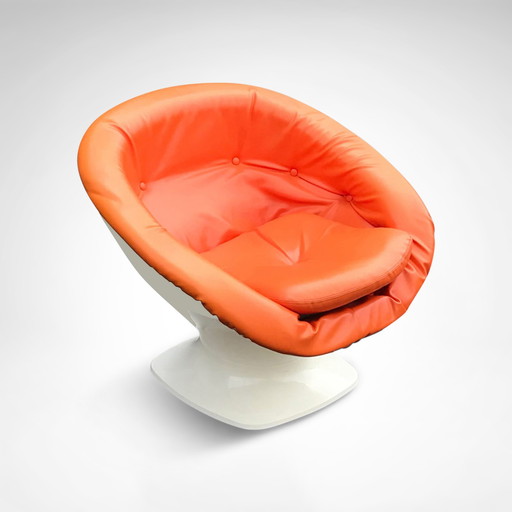  Club space age chair by Raphael Raffel France 1960s