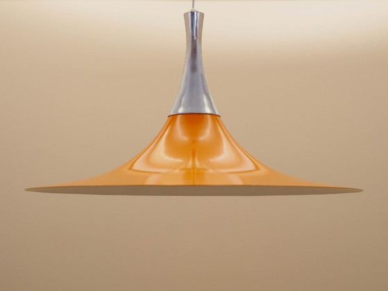 Deense hanglamp uit de jaren 60 met oranje metalen kap in Scandinavische moderne stijl. – Kroonluchters (photo 3 of 12)