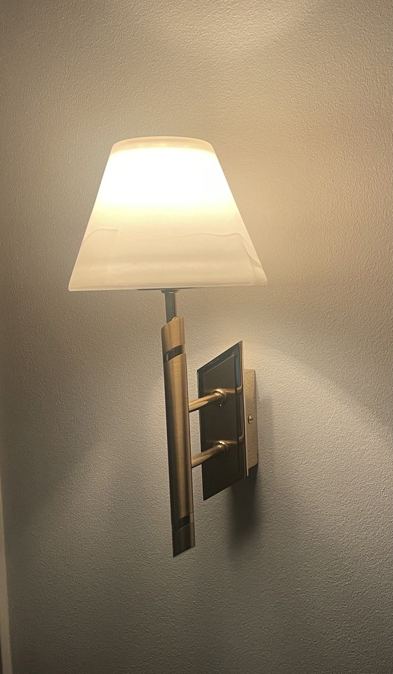 Image 1 of B+M Leuchten  Wand lamp  mat/gepolijst messing mat wit gevlamd glas  Jaren 90