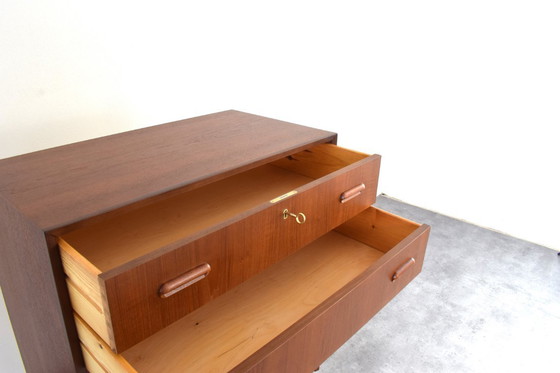 Image 1 of Deense teakhouten ladekast uit het midden van de 20e eeuw, jaren 60.